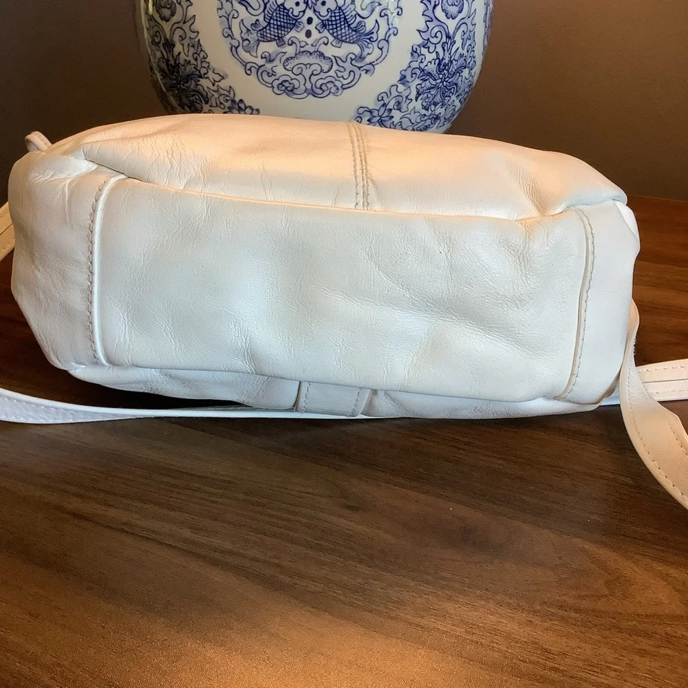 Summer White Leather‎  Shoulder Bag